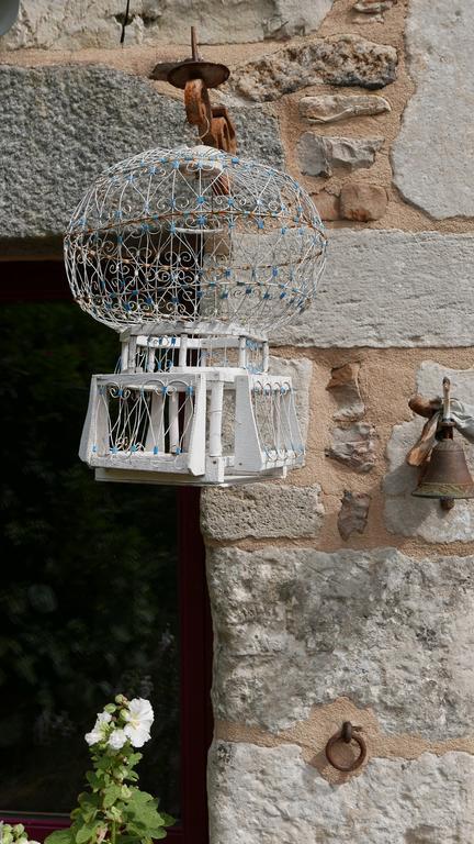 Bed and Breakfast La Cage Aux Oiseaux La Lande-de-Goult Экстерьер фото