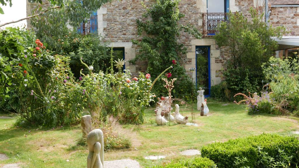Bed and Breakfast La Cage Aux Oiseaux La Lande-de-Goult Экстерьер фото