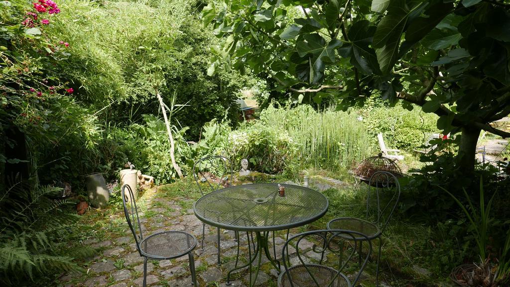 Bed and Breakfast La Cage Aux Oiseaux La Lande-de-Goult Экстерьер фото